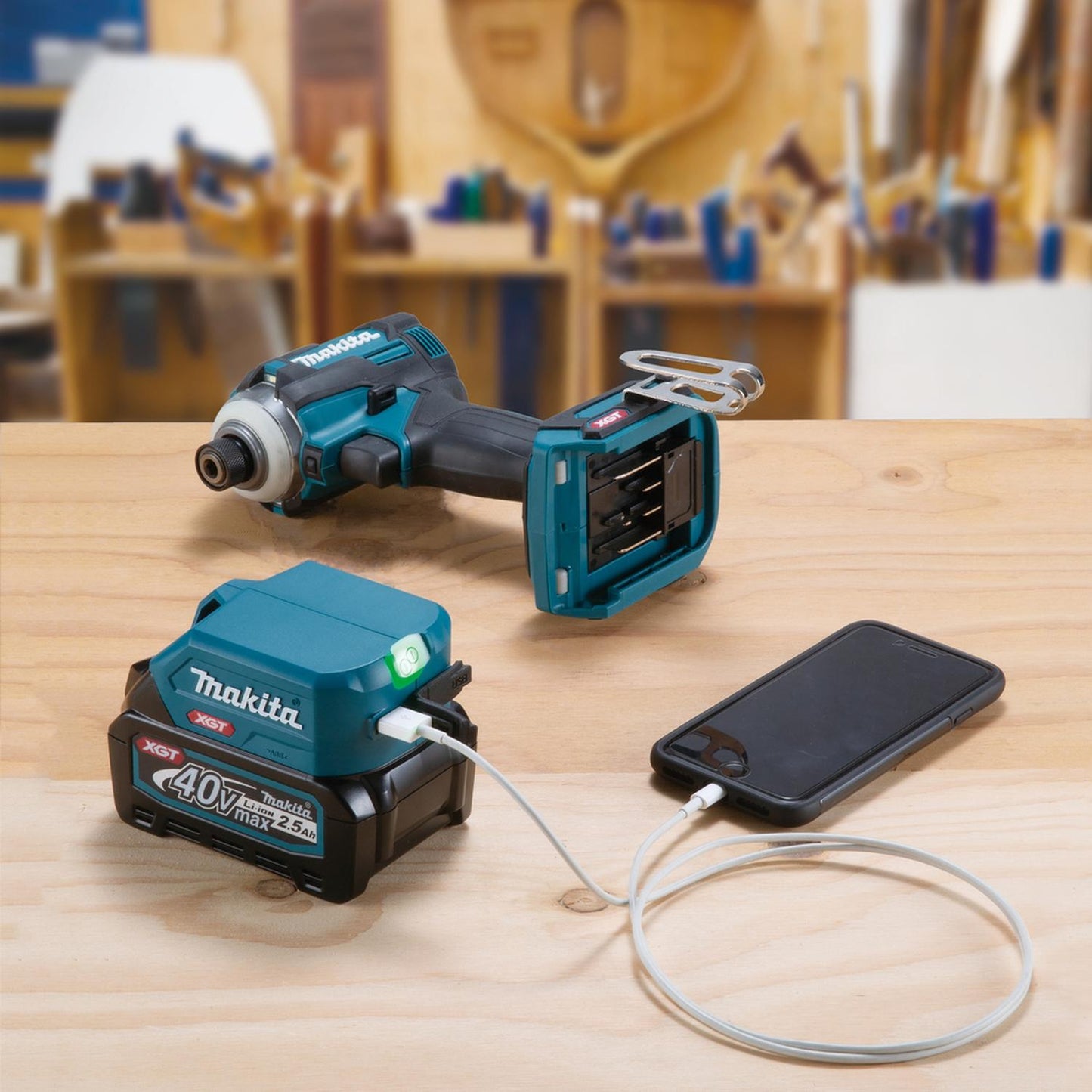 Adaptador USB Tipo A DC5 V 2 X 2.4 Ah Para Baterías XGT - Makita - Herram.cl