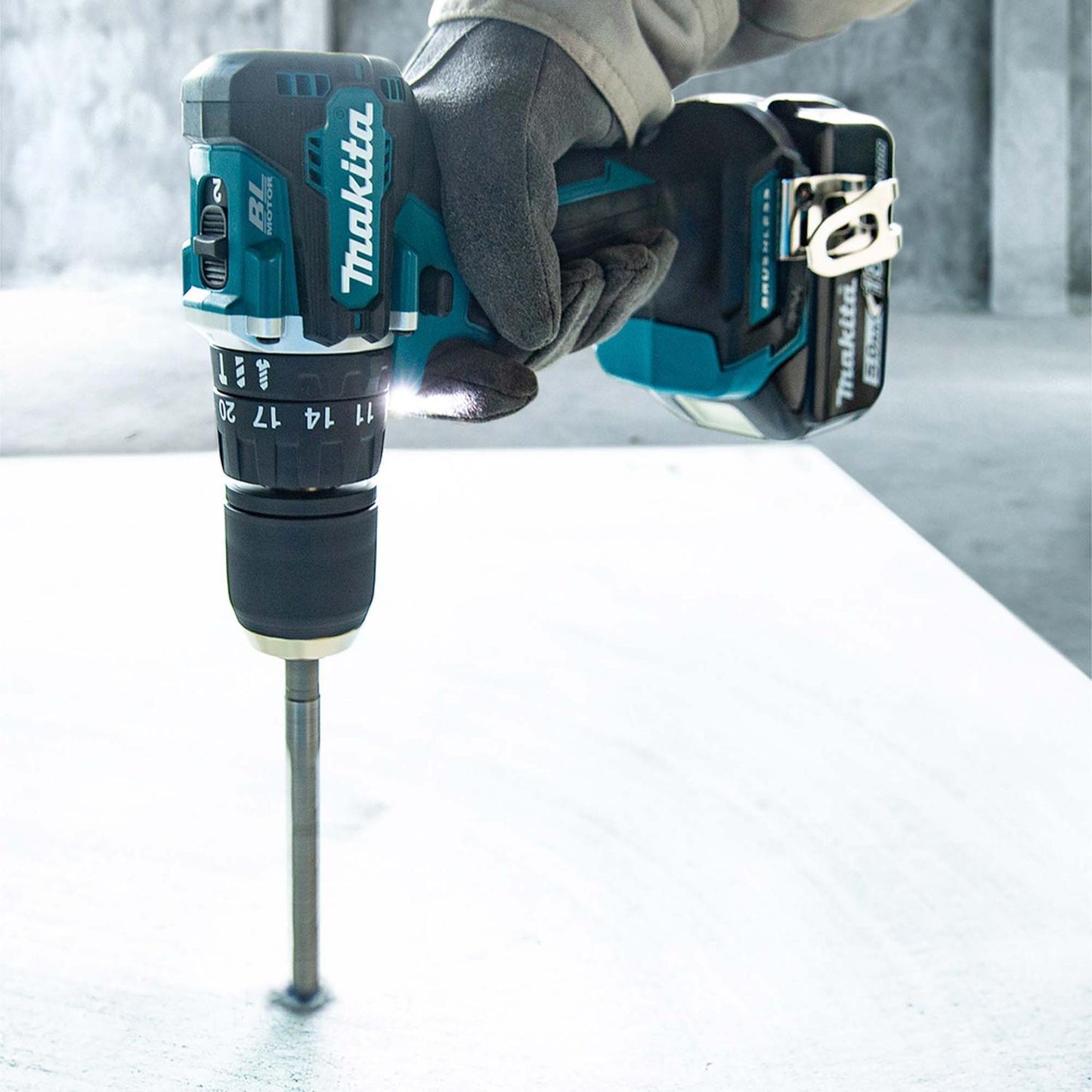 Kit Taladro percutor Makita 13mm 18V 2 Bat 1.5 Ah+1 Bat 3Ah - Herram.cl