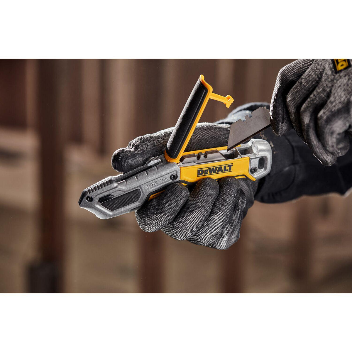 Cuchillo Cartonero Retráctil DEWALT DWHT10999 ToughSeries - Herram.cl