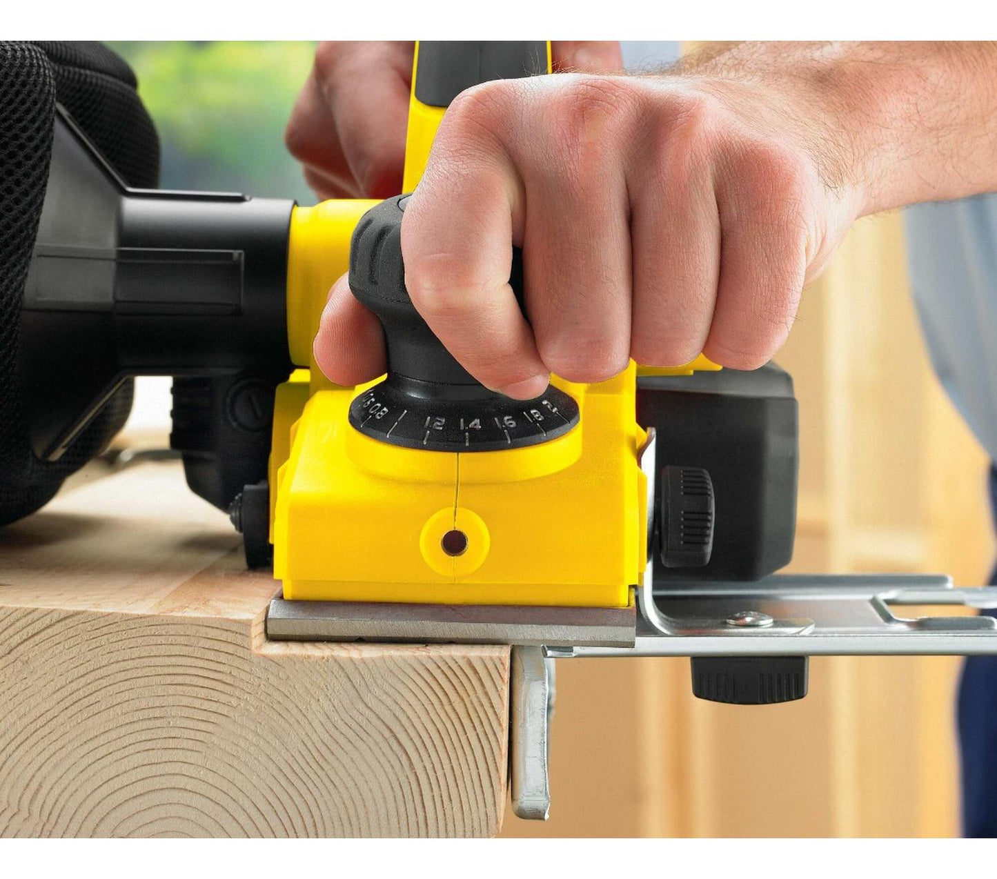 Cepillo Eléctrico 82mm 750 W - Stanley - Herram.cl