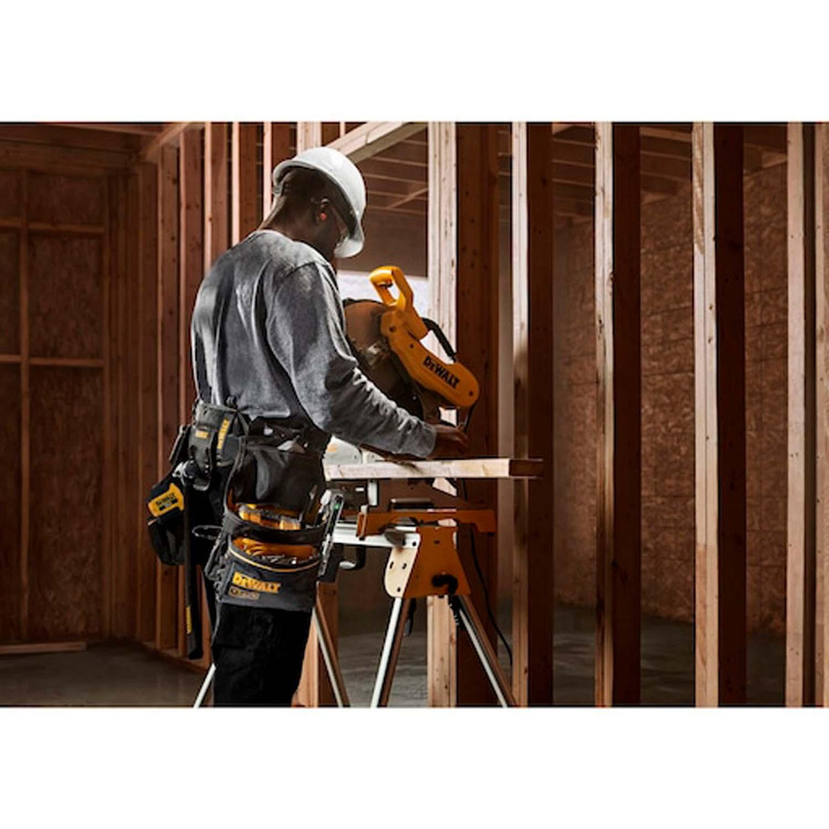Cinturón Portaherramientas DeWalt Pro Tool Rig 25 Bolsillos - Herram.cl