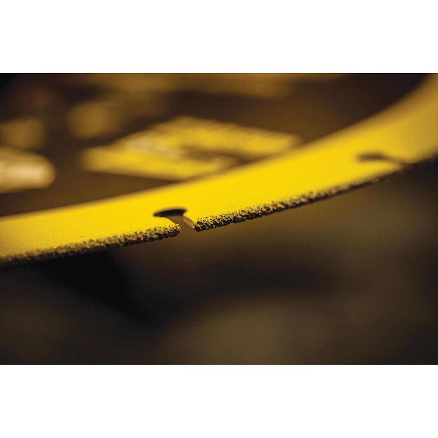 Disco Diamantado EXTREME METAL 7'' Eje 22,23mm - DeWALT - Herram.cl