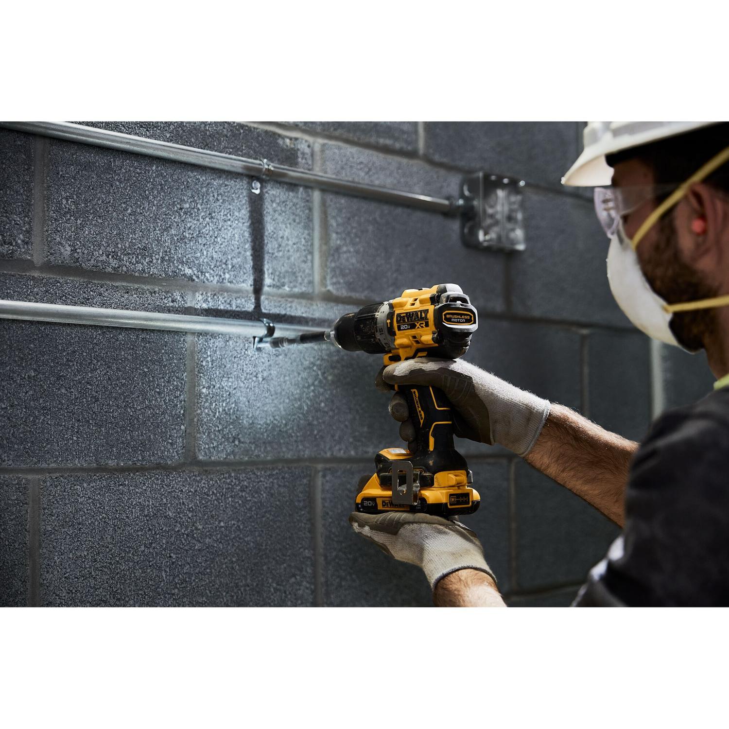 Taladro Percutor de 13mm 20V Max. XR Sin Bateria - DeWALT - Herram.cl