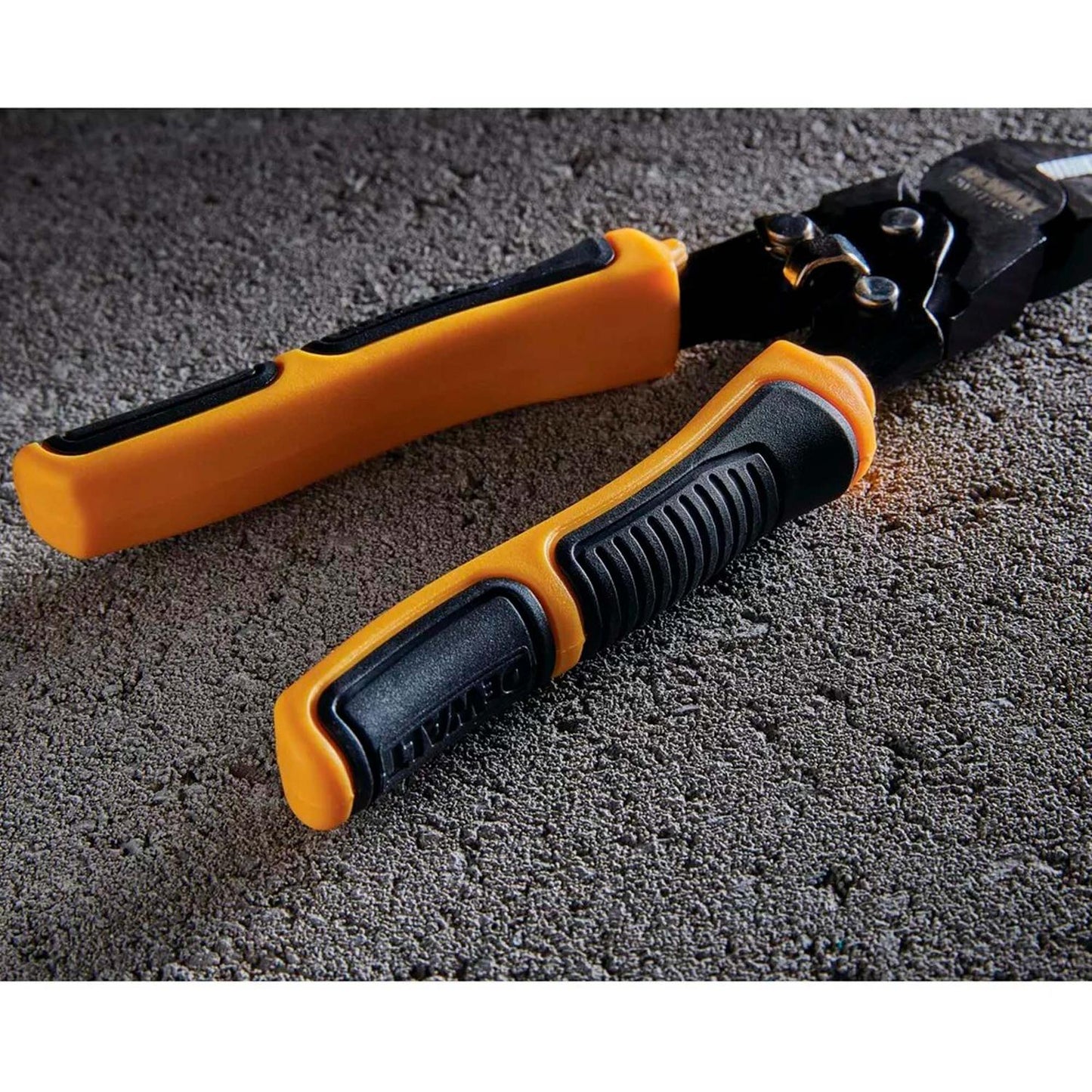 Alicate Corte Diagonal De Acción Compuesta 7,5'' - DeWALT - Herram.cl