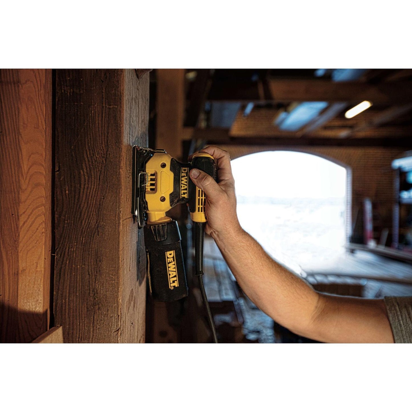 Lijadora Orbital 1/4 230 W DWE6411 - B2C - DeWalt - Herram.cl