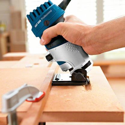 Pinza de Sujecion 1/4'' Para GKF 600 - Bosch - Herram.cl