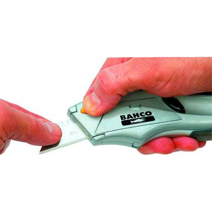 Cutter Retractil multiuso con mango de Caucho - Bahco - Herram.cl