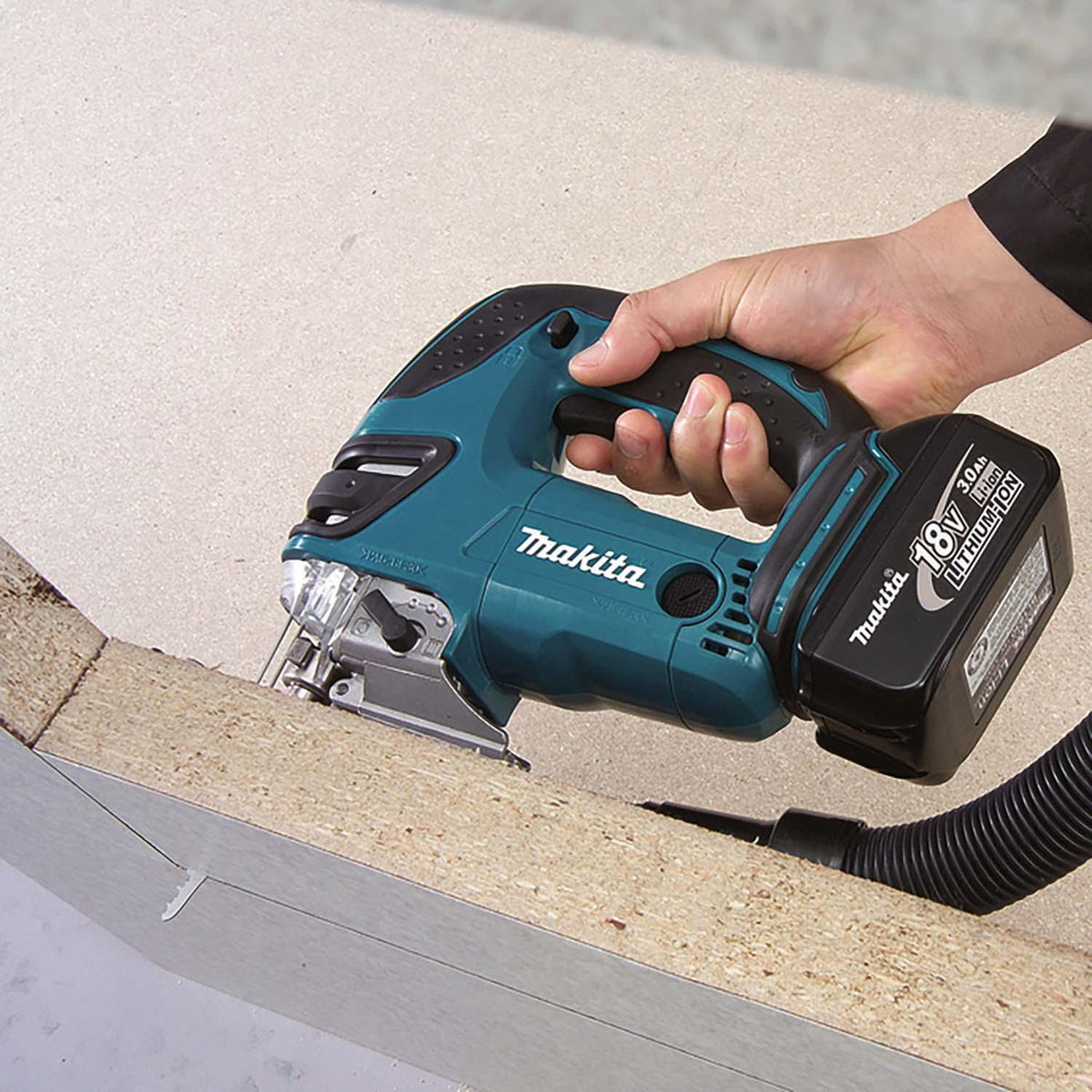 Kit Makita DJV180RFE + DHS660 Sierra Caladora + Circular - Herram.cl