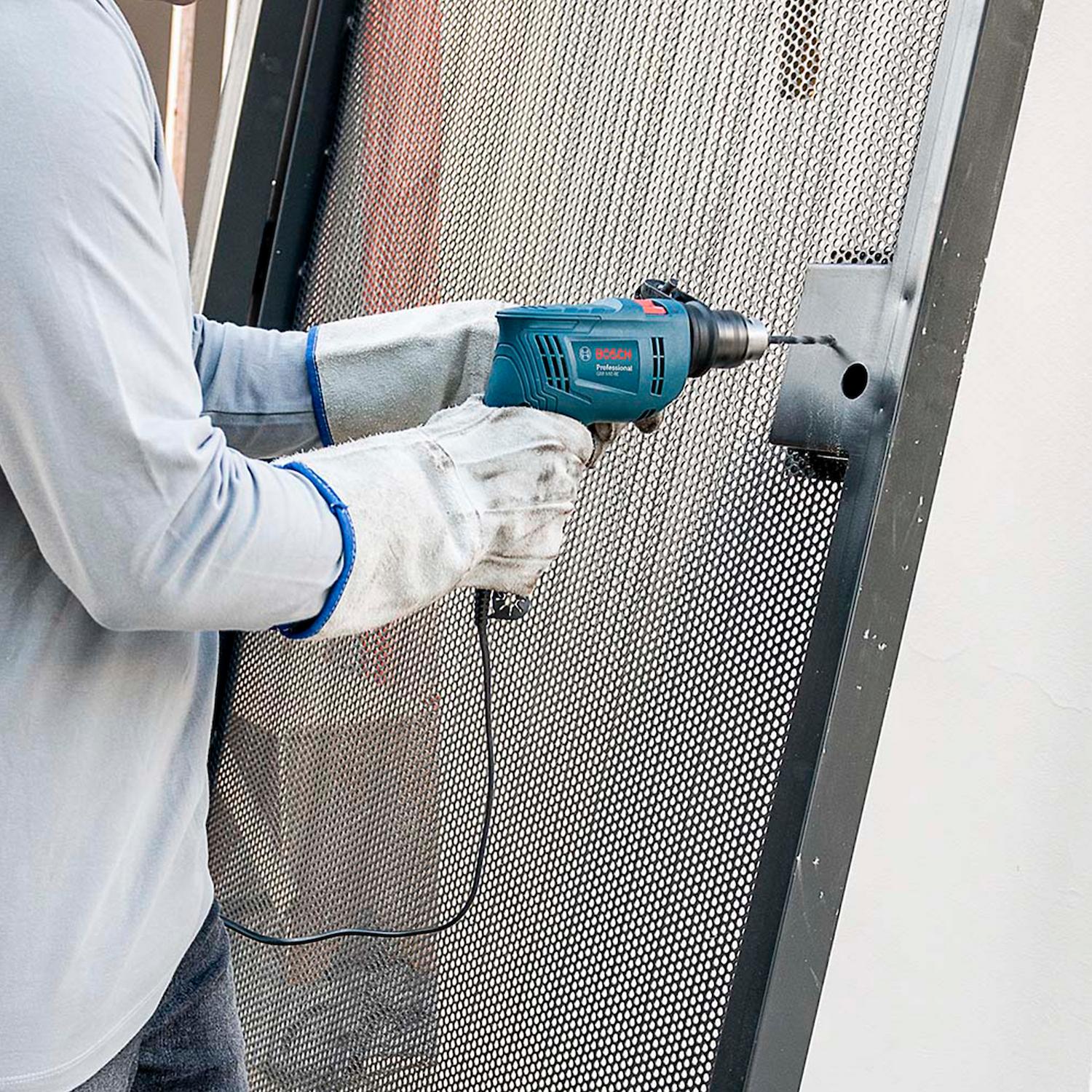 Taladro Percutor Bosch GSB 550 RE 550W 220V - Herram.cl
