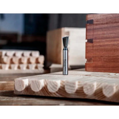 Fresa Cola De Milano PRO 15° Vástago 1/4'' Madera - Bosch - Herram.cl