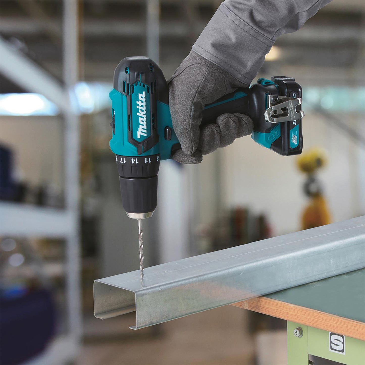 Taladro Percutor 12V CXT 2 Baterias 2 Ah + Cargador - Makita - Herram.cl