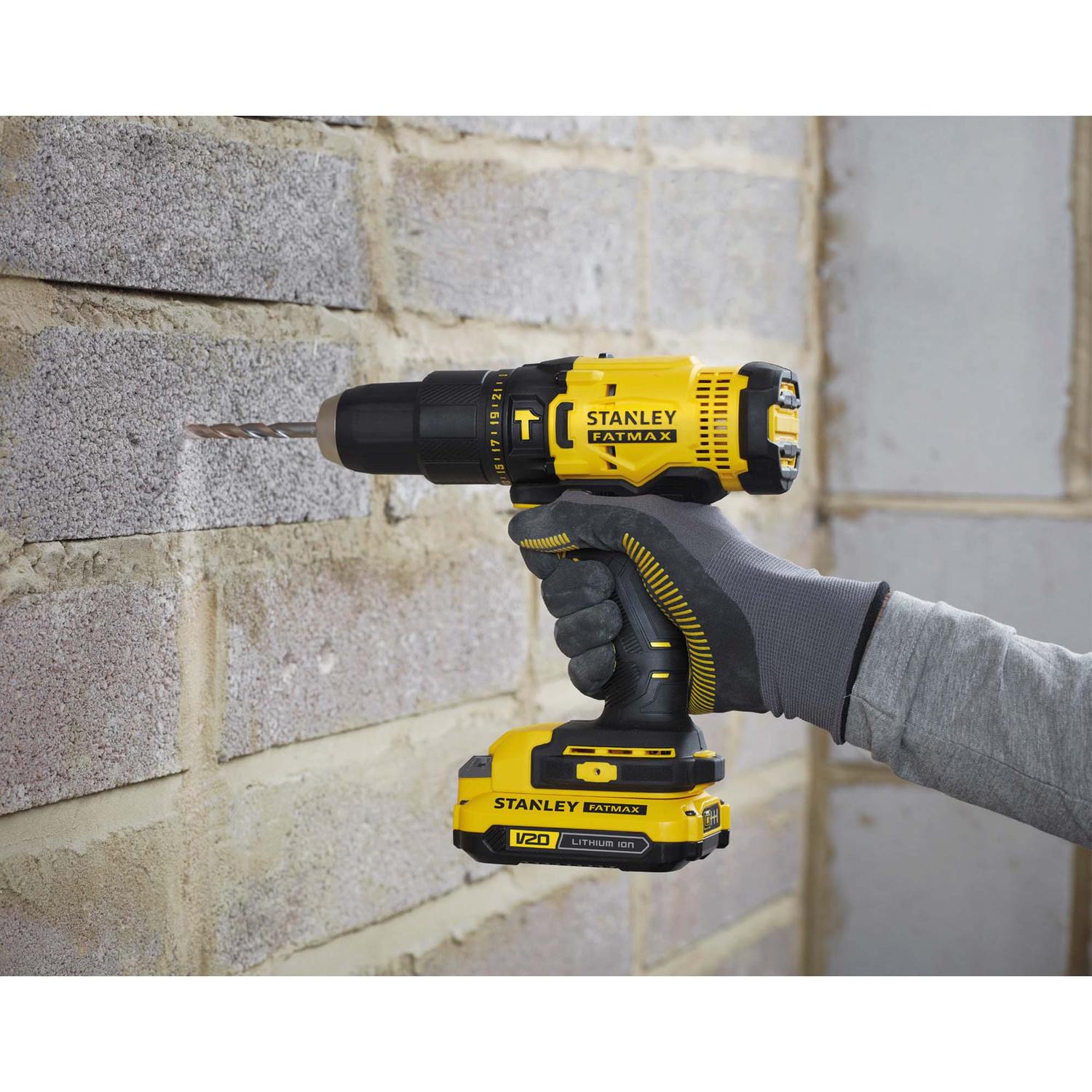 Taladro Percutor 13mm 20V Max. Sin Bateria SCD711B - Stanley - Herram.cl