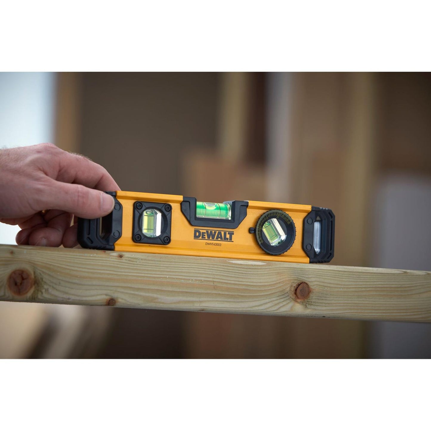 Nivel de Torpedo Magnético Aluminio 230mm/9'' - DeWALT - Herram.cl