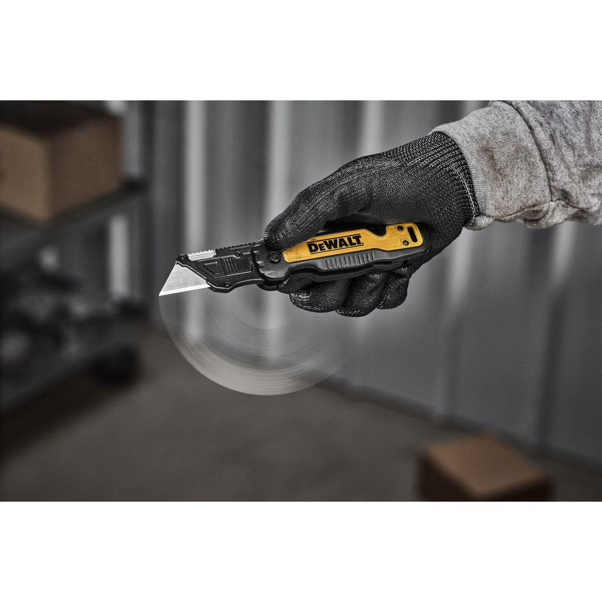 Cuchillo Cartonero Plegable C/Almacenamiento DWHT10992 - Herram.cl