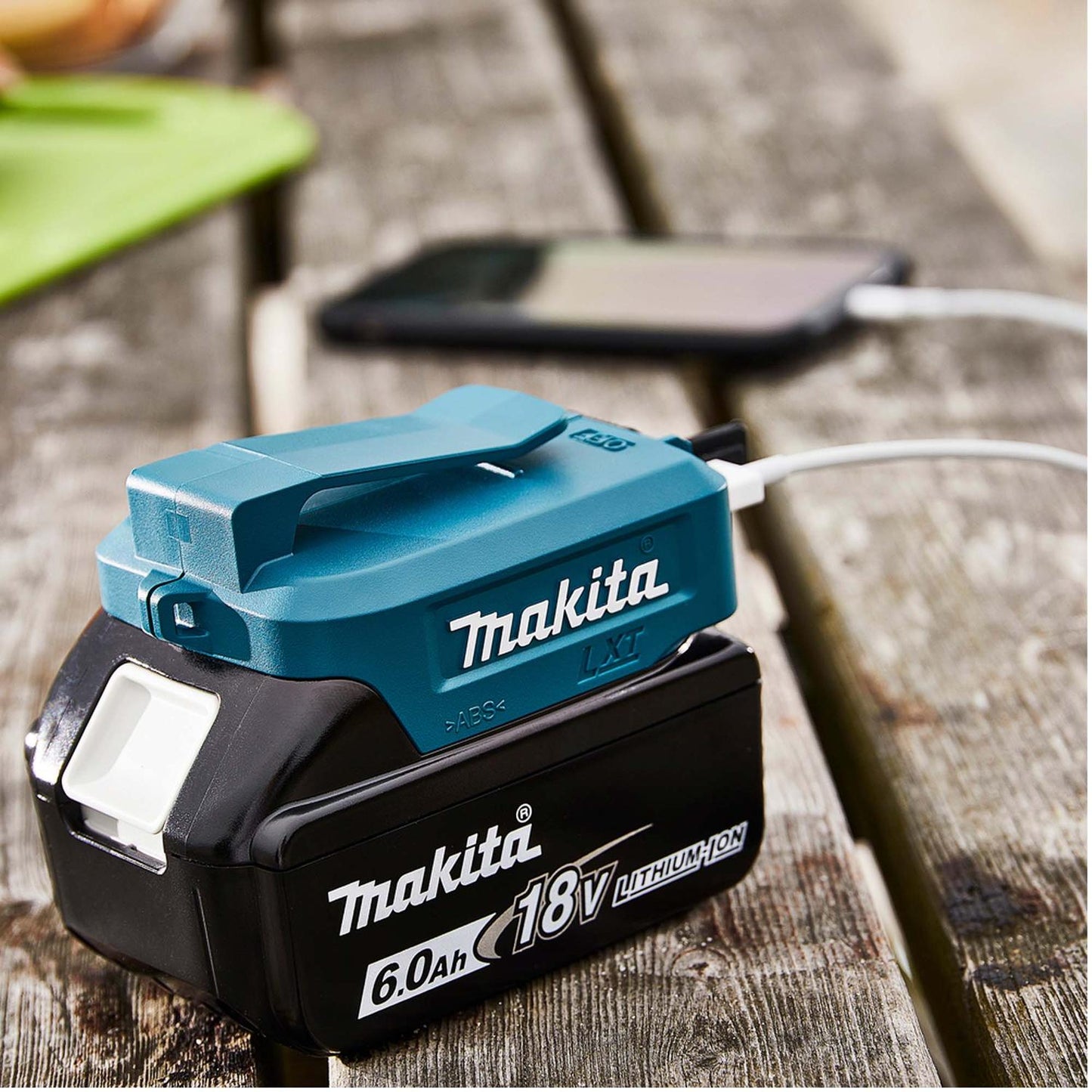 Adaptador USB Tipo A DC5 V 2 X 2.1 Ah Para Baterías LXT 18 V - Makita - Herram.cl