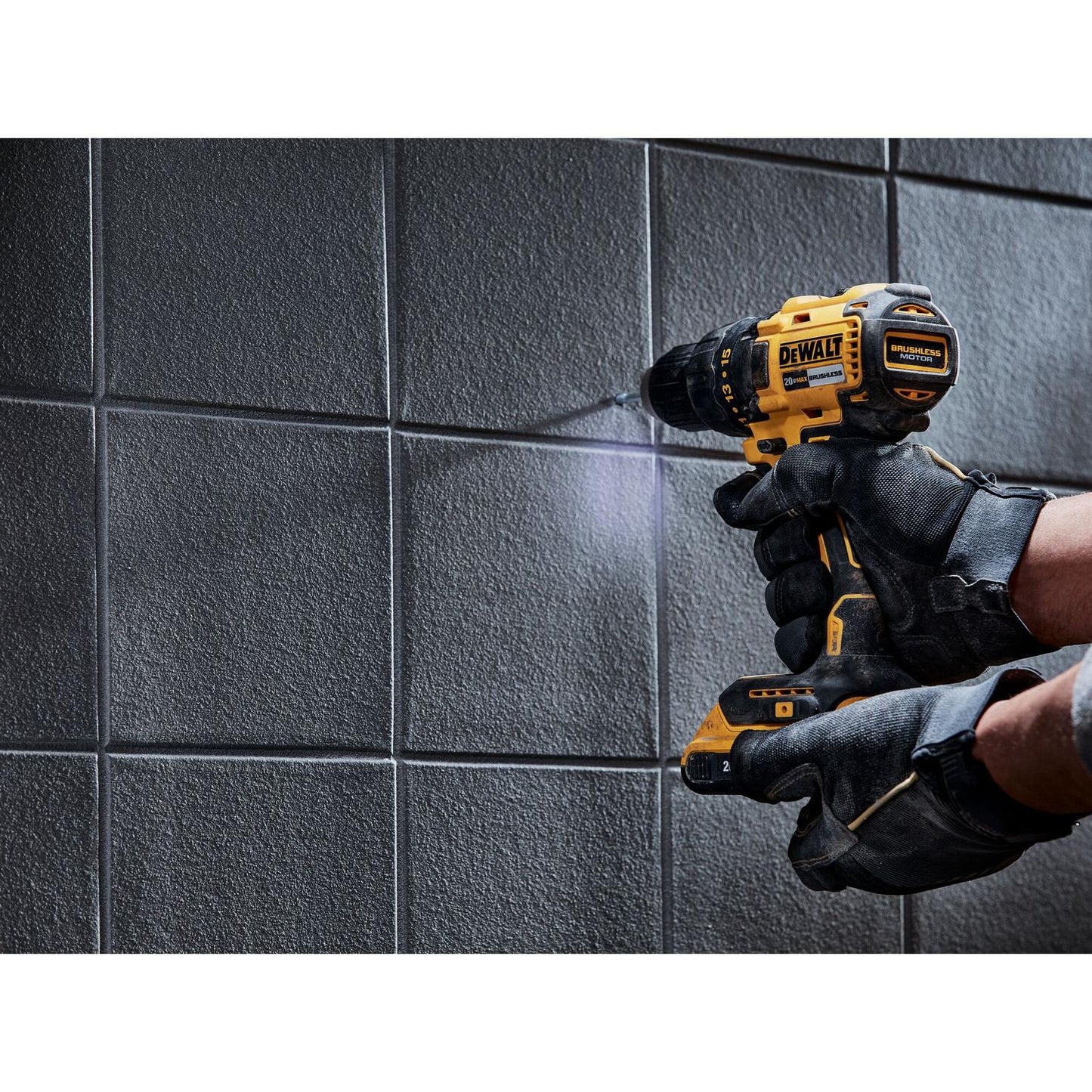 Kit Taladro Percutor 20 V Max. 13mm 2 Bat. 2Ah - DeWALT - Herram.cl