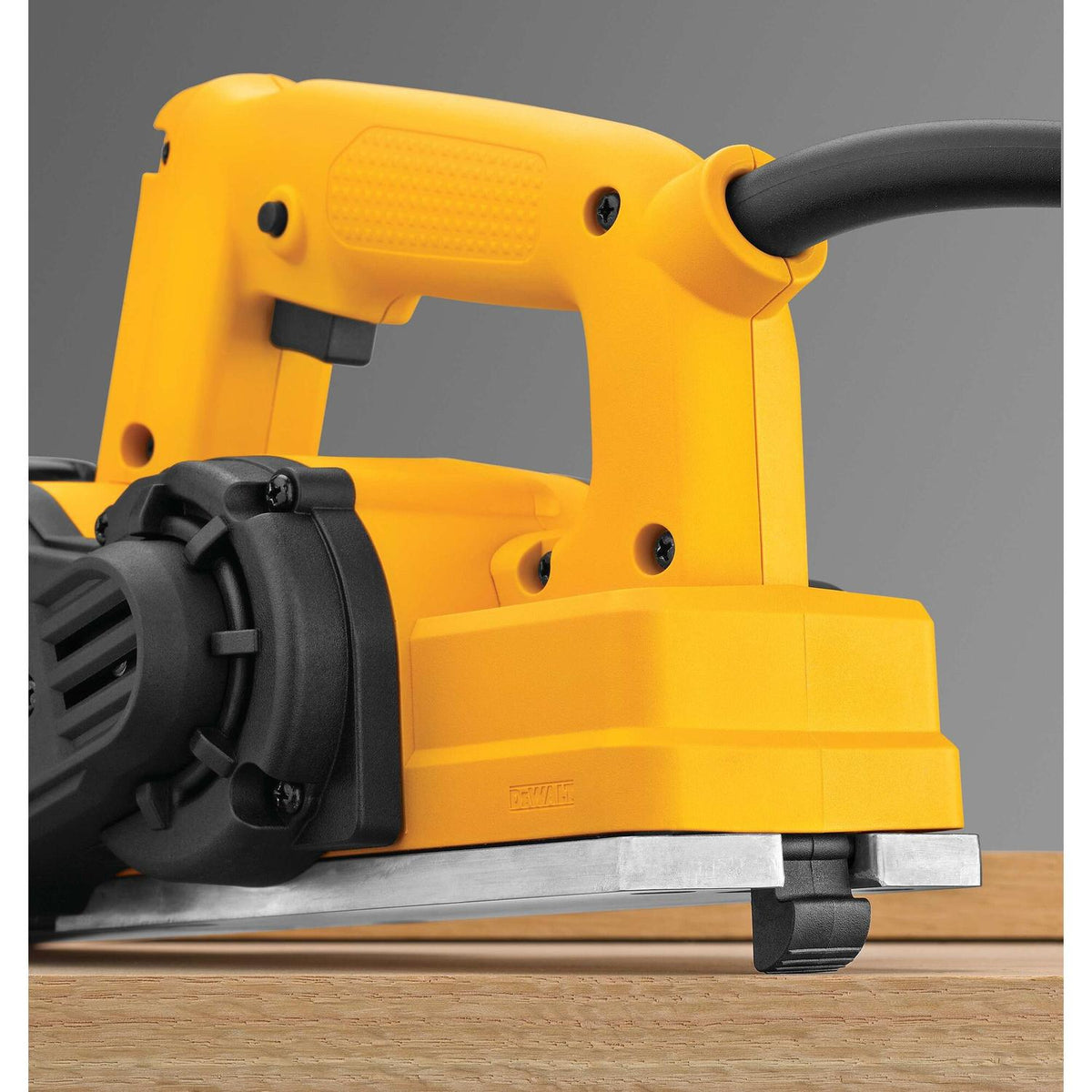 Cepillo Eléctrico 1mm 550 W D26676 - B2 - DeWalt - Herram.cl