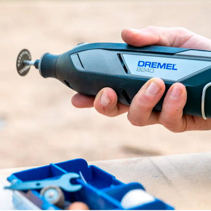 Minitorno inalámbrico DREMEL 8240 + 2 Baterías 12V 2 Ah - Herram.cl